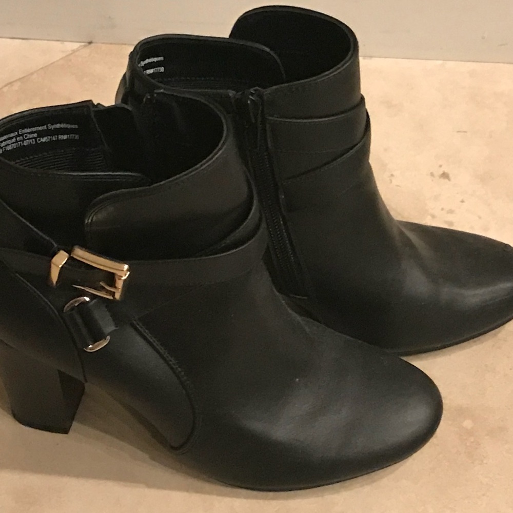 Black booties Size6